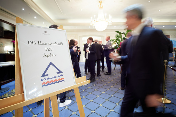 © Nicolas DET - www.nicolas-det.eu Mehr als 100 geladene Gäste kamen zum Apéro 125 Jahre DG Haustechnik ins Steigenberger Icon Hotel Frankfurter Hof.