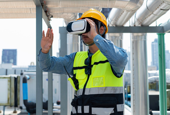 © Bild: Washburn - stock.adobe.com Geben Einblick für den Durchblick: Virtuelle Brillen (VR-Brillen) finden zunehmend Verwendung in der Haustechnik.